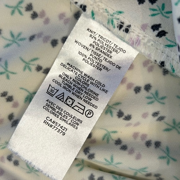 Floral Print Blouse Ann Taylor Large 💜 - Picture 8 of 8